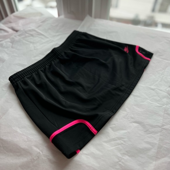 Nike Dresses & Skirts - NIKE tennis skirt sz M 13” length EUC black hot pink mesh vents soft lining